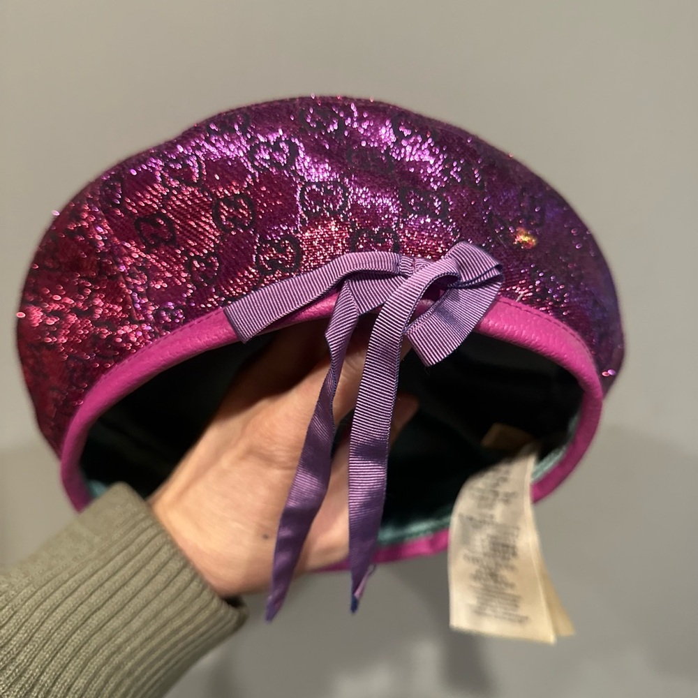 Gucci
Beret
LInternational
Never worn, with tag
Pink, Other